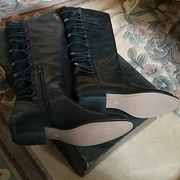 Shoes - Picture 3 of 5